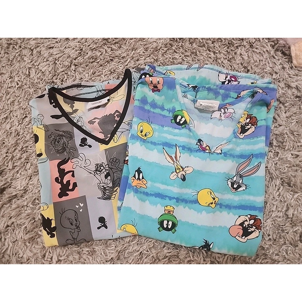 Lot 2- Looney Tunes Bugs Bunny Tweety‎ Bird Medical Dentist Scrub Top Womens M